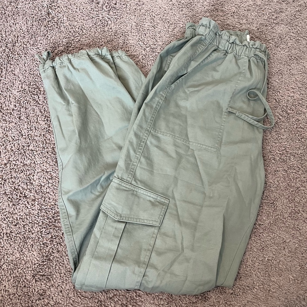 Abercrombie & Fitch Women’s Green Cargo Pants
